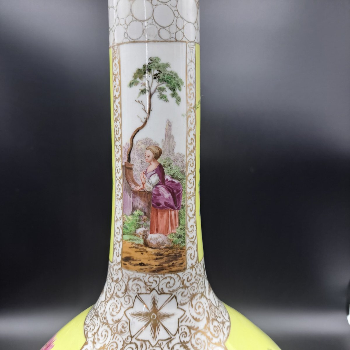 GRANDE PAIRE DE VASES À COUVERCLE DU XIXe SIÈCLE, FABRIQUÉS PAR MEISSEN-photo-6