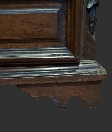 Late 17th Century Walnut Bambocci Chest Of Drawers-photo-4