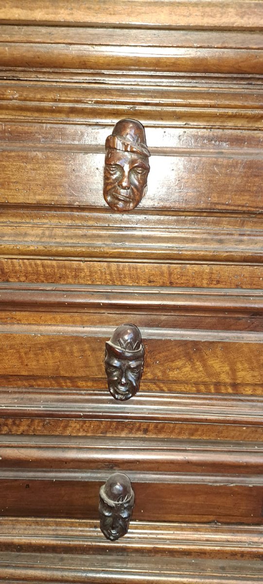 Late 17th Century Walnut Bambocci Chest Of Drawers-photo-3