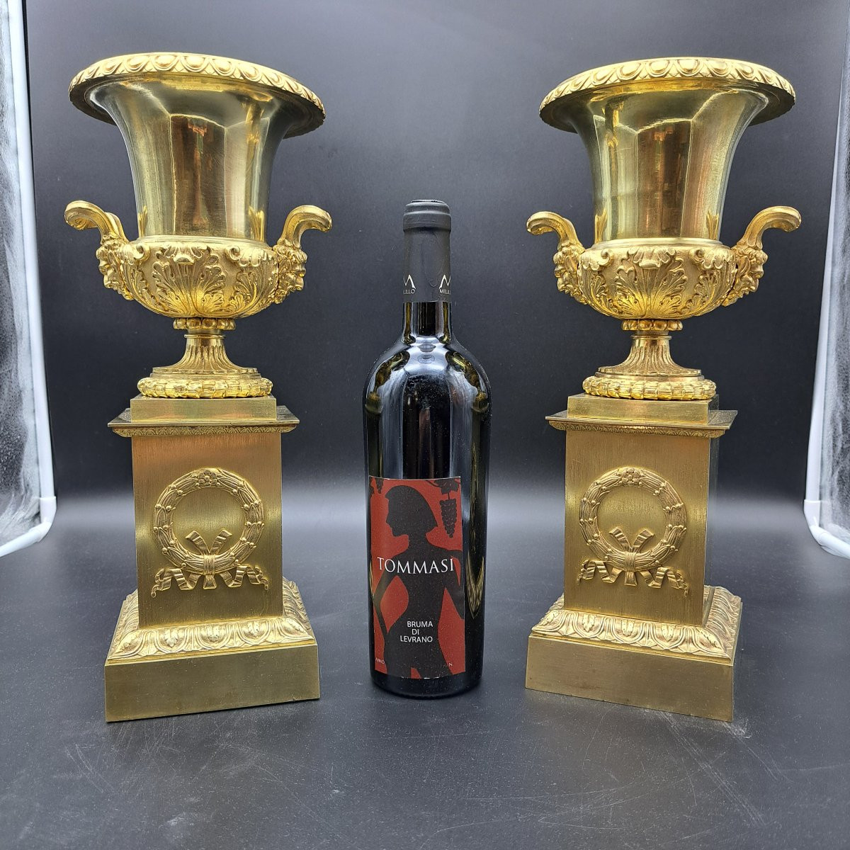 PAIRE DE VASES MÉDICI EN BRONZE DORÉ DU XIXe SIÈCLE-photo-8