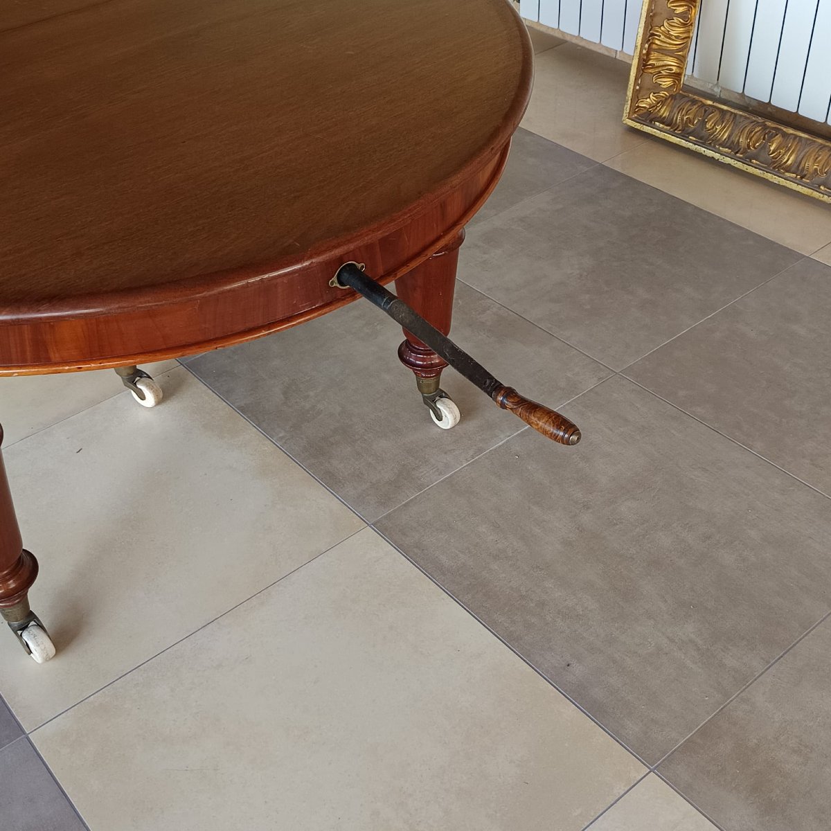 Table extensible anglaise en acajou, seconde moitié du XIXe siècle.-photo-5