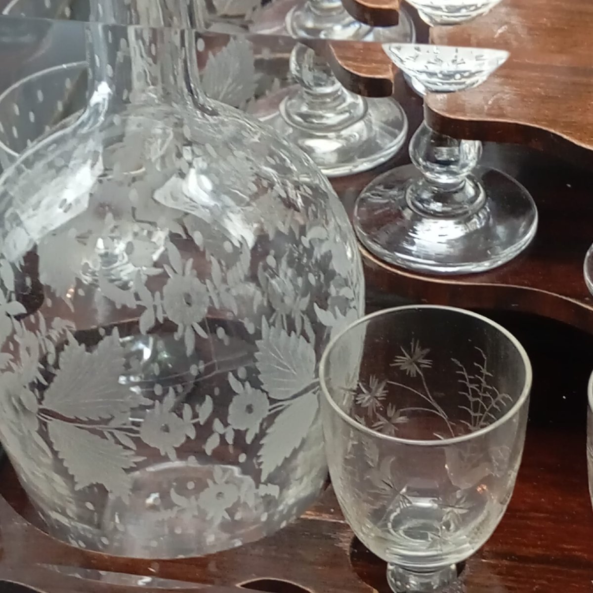 Cave à liqueur en bois ébonisé et cristal du XIXe siècle-photo-2