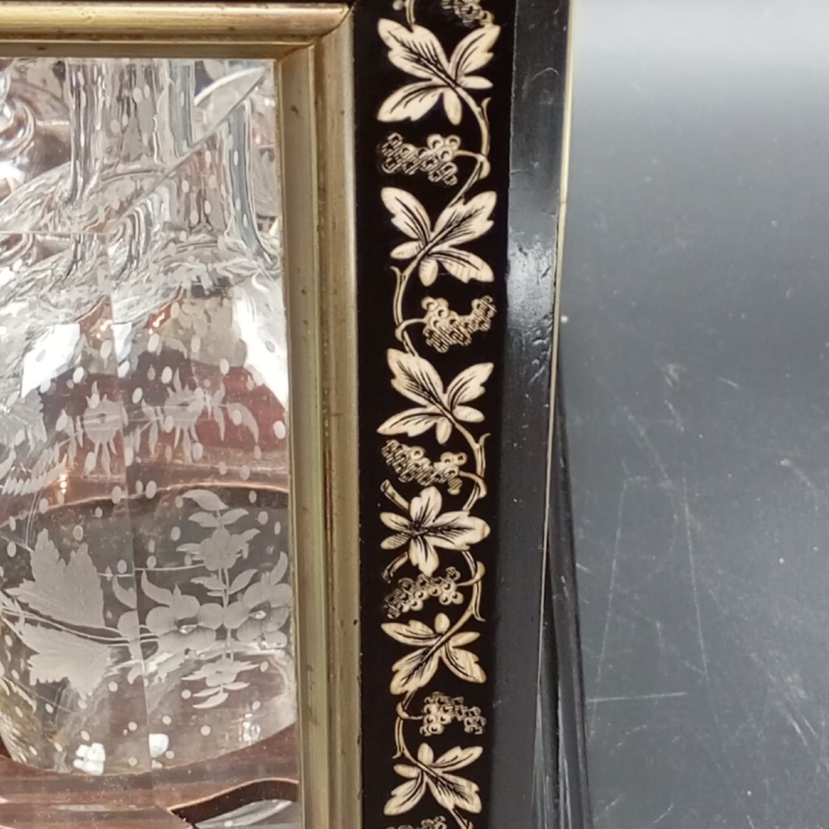 Cave à liqueur en bois ébonisé et cristal du XIXe siècle-photo-3