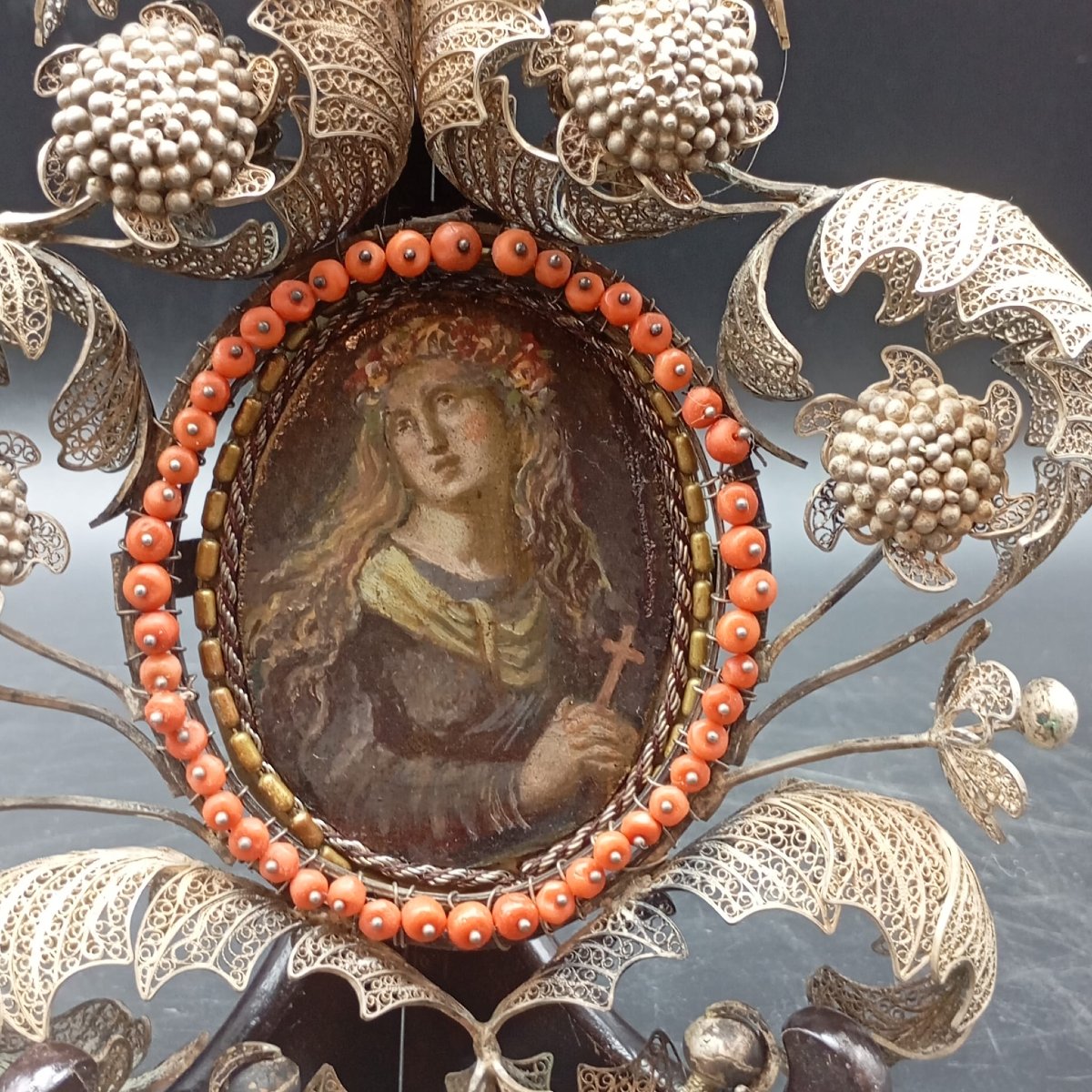 TÊTE DE LIT EN FILIGRANE D'ARGENT AVEC PETIT TABLEAU DE SAINTE ROSALE-photo-3