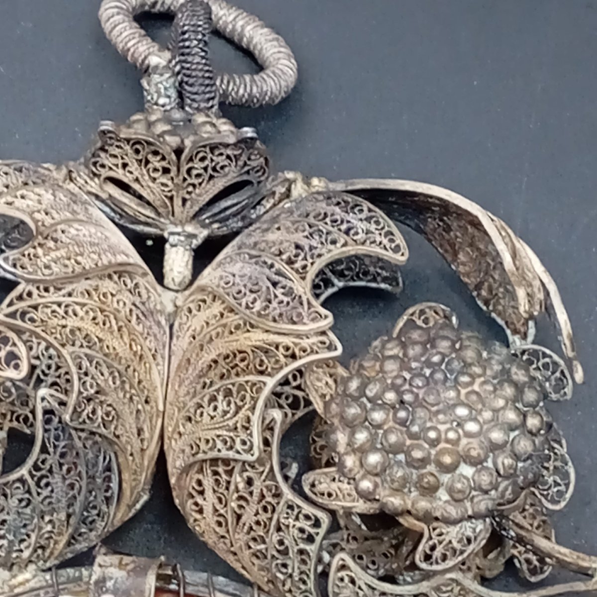 TÊTE DE LIT EN FILIGRANE D'ARGENT AVEC PETIT TABLEAU DE SAINTE ROSALE-photo-3