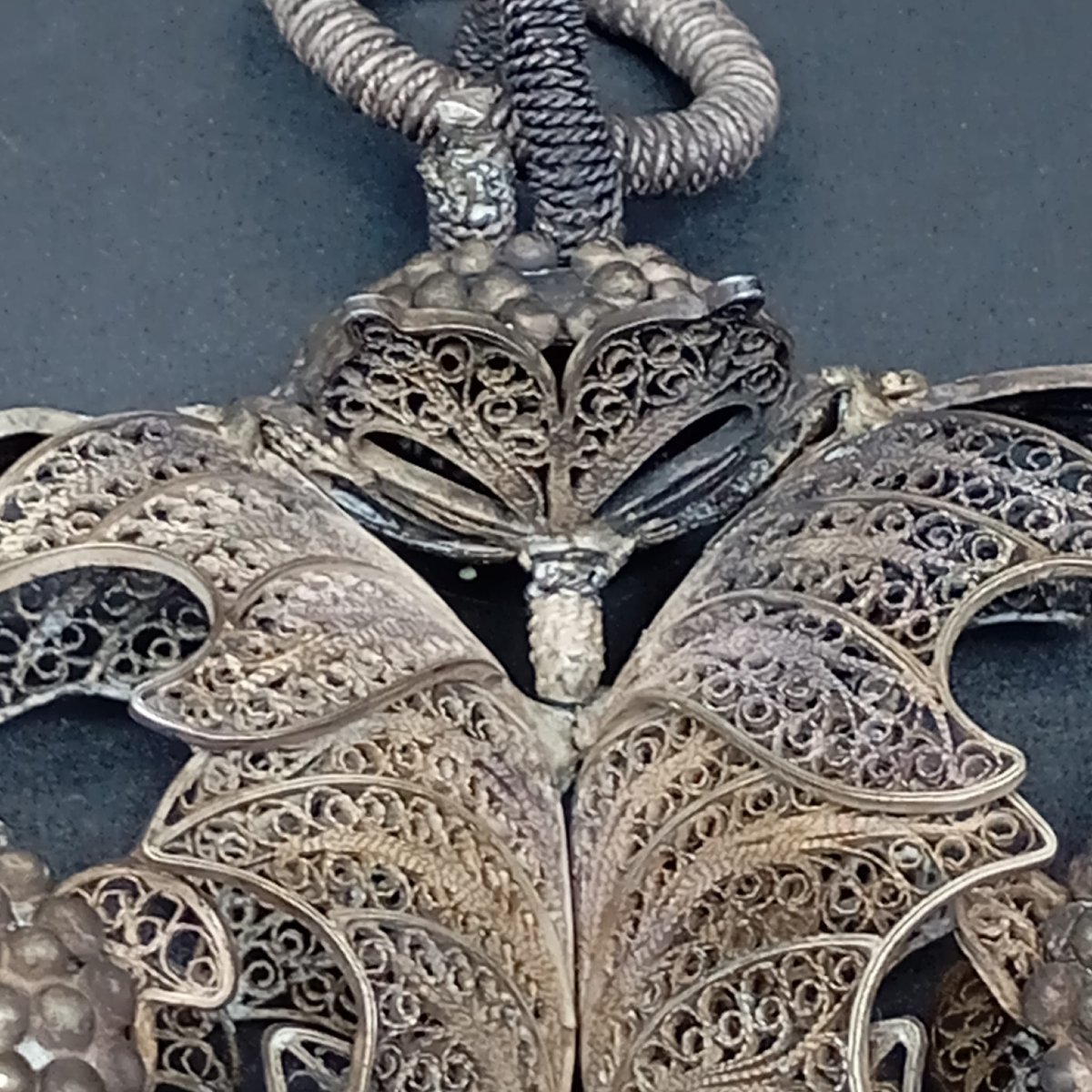 TÊTE DE LIT EN FILIGRANE D'ARGENT AVEC PETIT TABLEAU DE SAINTE ROSALE-photo-6