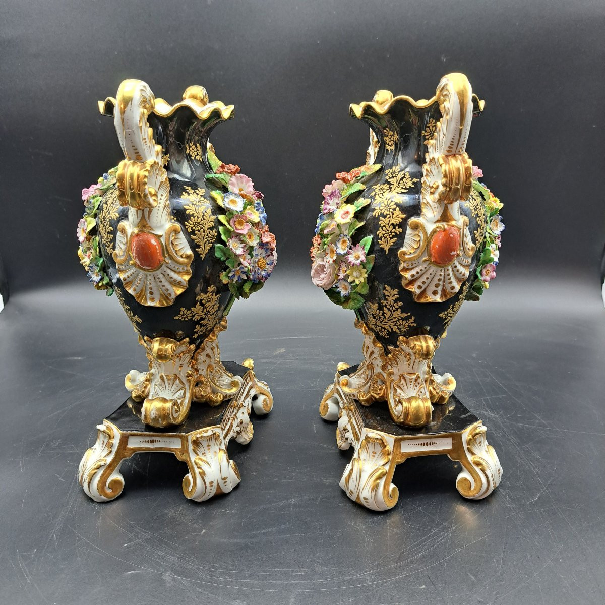 Pair Of French-made Vases With Floral Decorations By Jacob Petit-photo-3