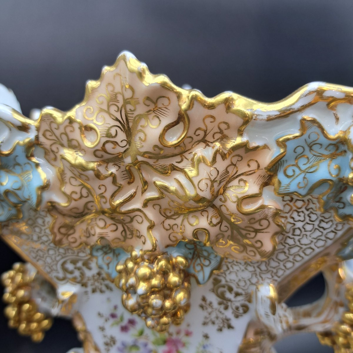 PAIRE DE VASES EN PORCELAINE SIGNÉS PAR JACOB PETIT-photo-6