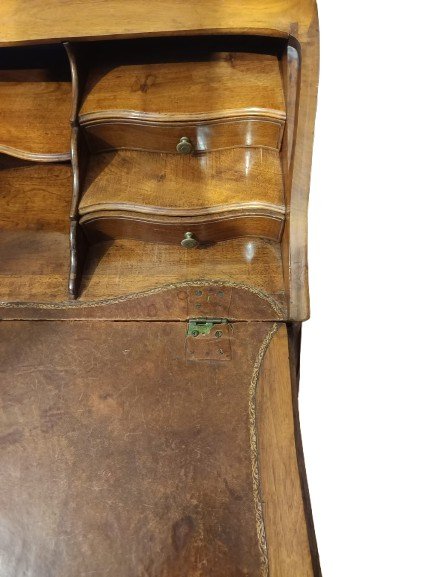 BUREAU LOUIS XV DU MILIEU DU XVIIIe SIÈCLE EN NOYER MASSIF-photo-4