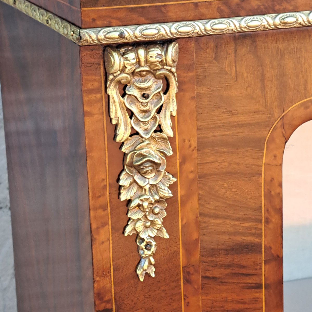 VITRINE MARQUÉE DE LA SECONDE MOITIÉ DU XIXE SIÈCLE-photo-3
