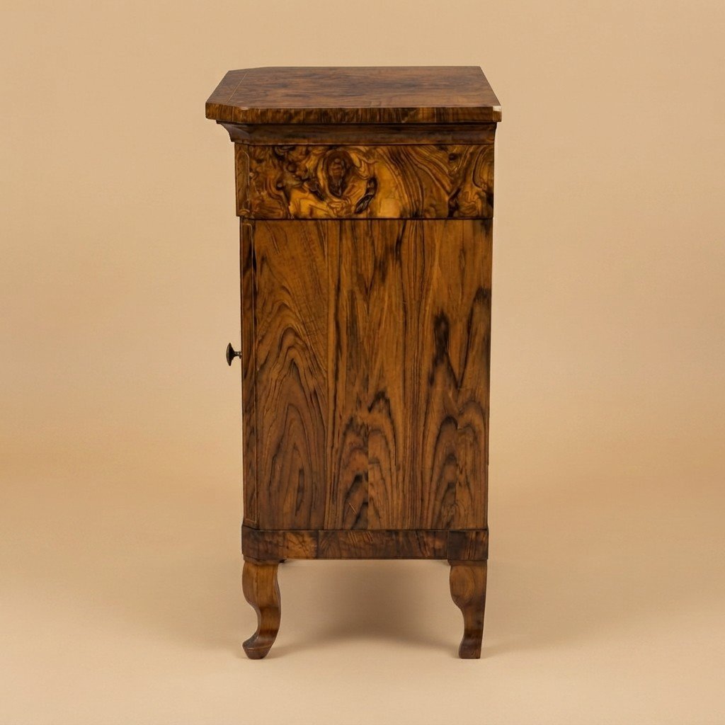 PAIRE DE TABLES DE CHEVET EN NOYER, STYLE CHARLES X, PREMIÈRE MOITIÉ DU XIXE SIÈCLE-photo-3
