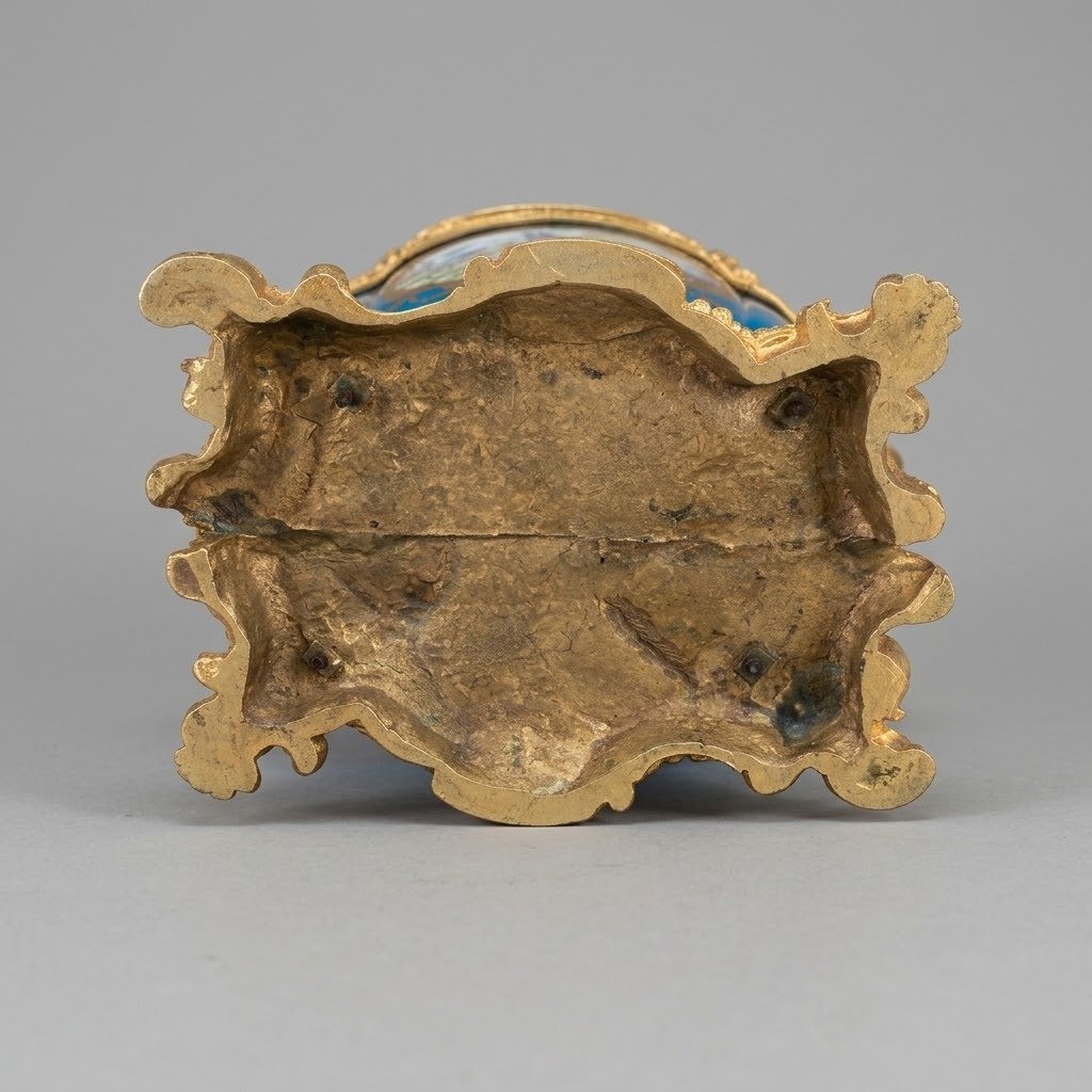 COUPE EN PORCELAINE DE SÈVRES DE LA SECONDE MOITIÉ DU XVIIIE SIÈCLE-photo-2