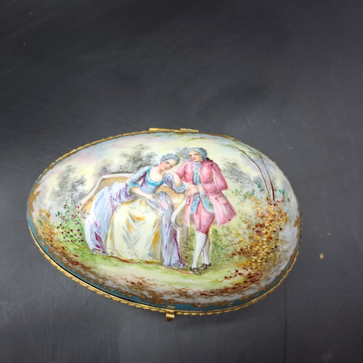 ANCIENNE BOÎTE À BIJOUX EN PORCELAINE DE SÈVRES, ÉPOQUE NAPOLÉON III, FIN DU XIXE SIÈCLE-photo-2