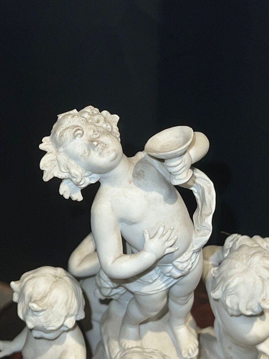 Beautiful Statue Depicting "putti"-photo-6
