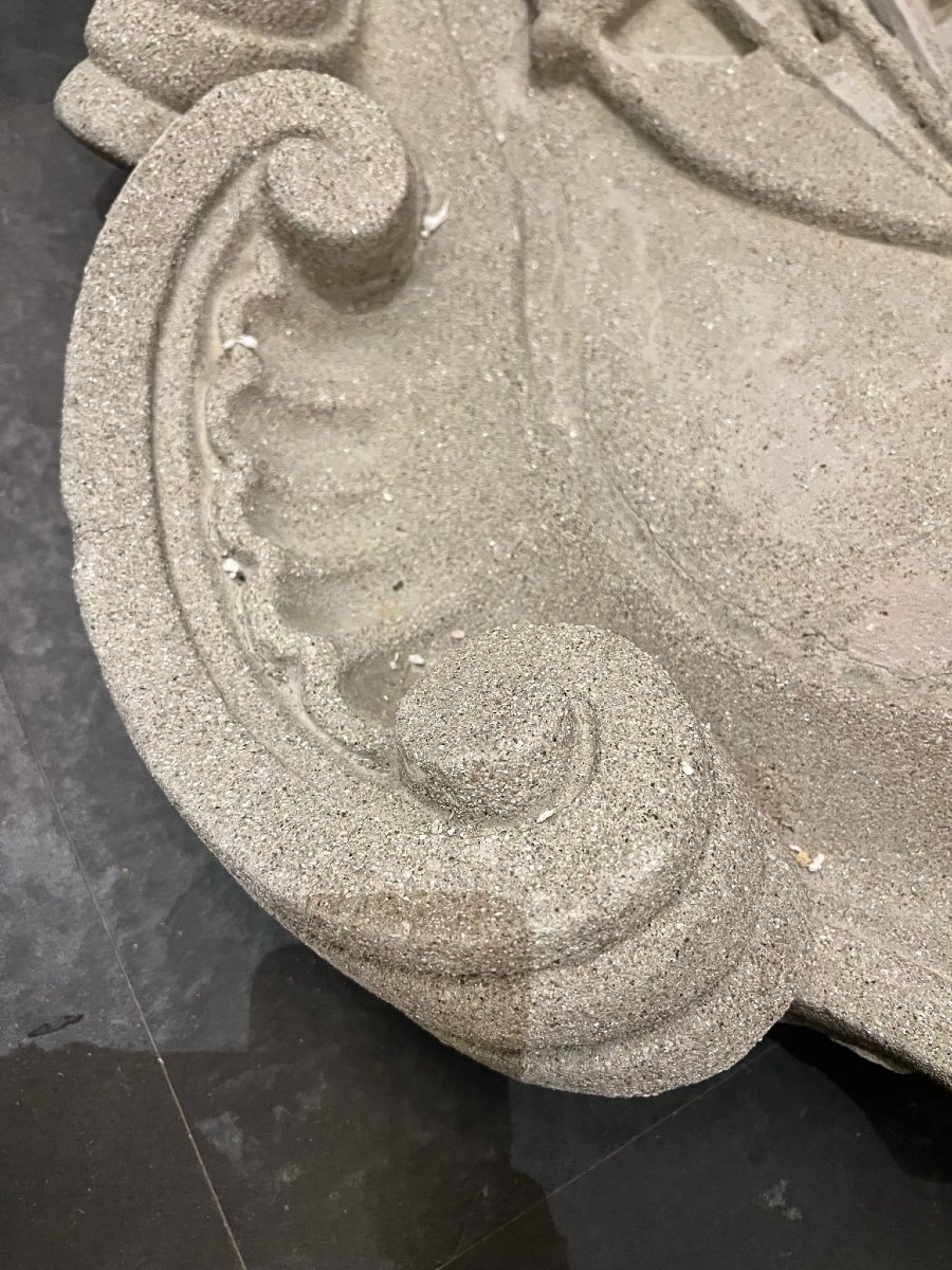 Heraldic Coat Of Arms In Carved Stone-photo-2