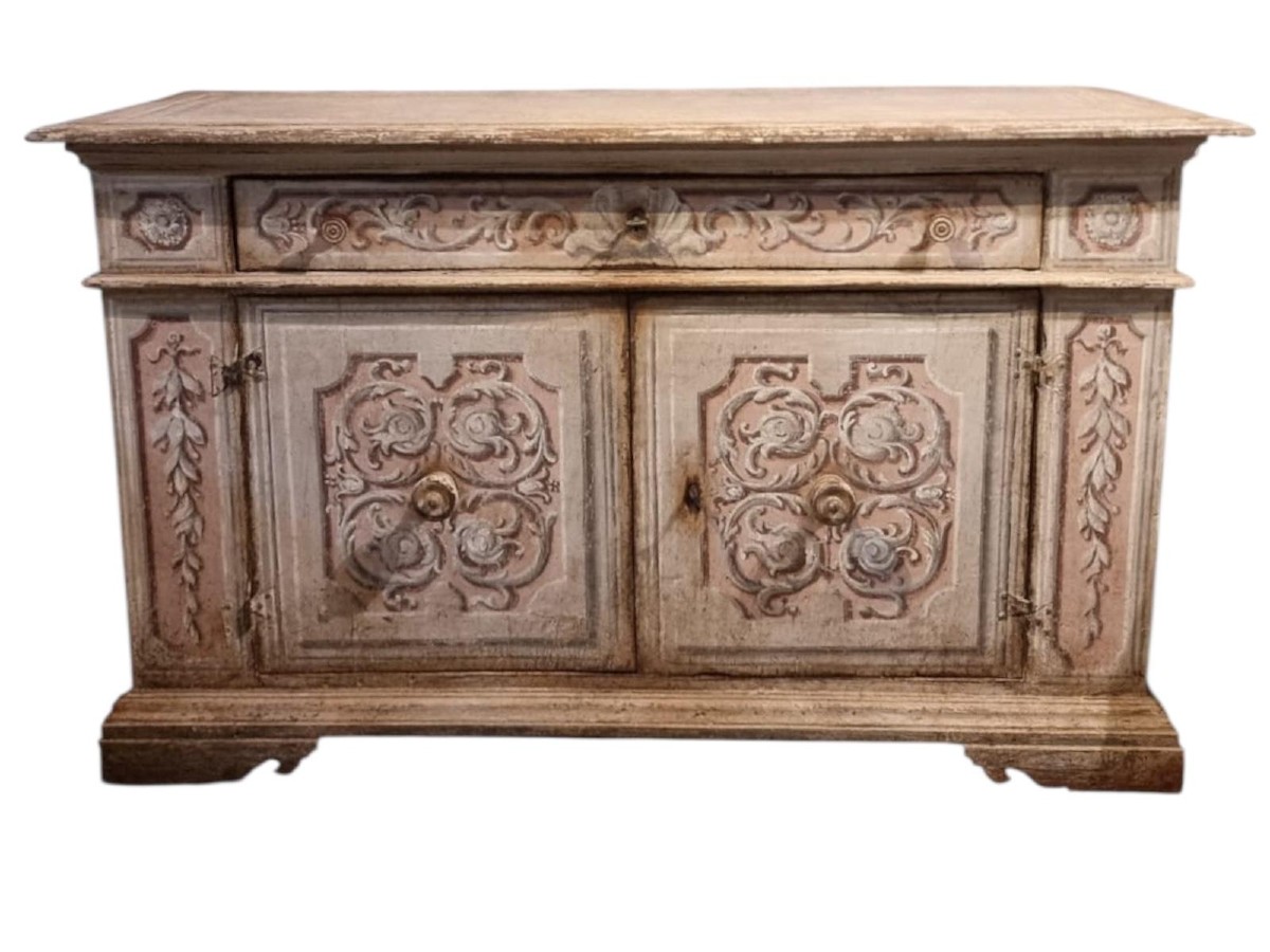 Buffet en bois peint