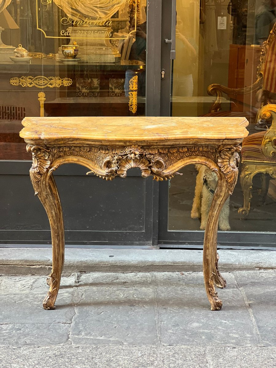 Console Rocaille en bois sculpté et doré-photo-1