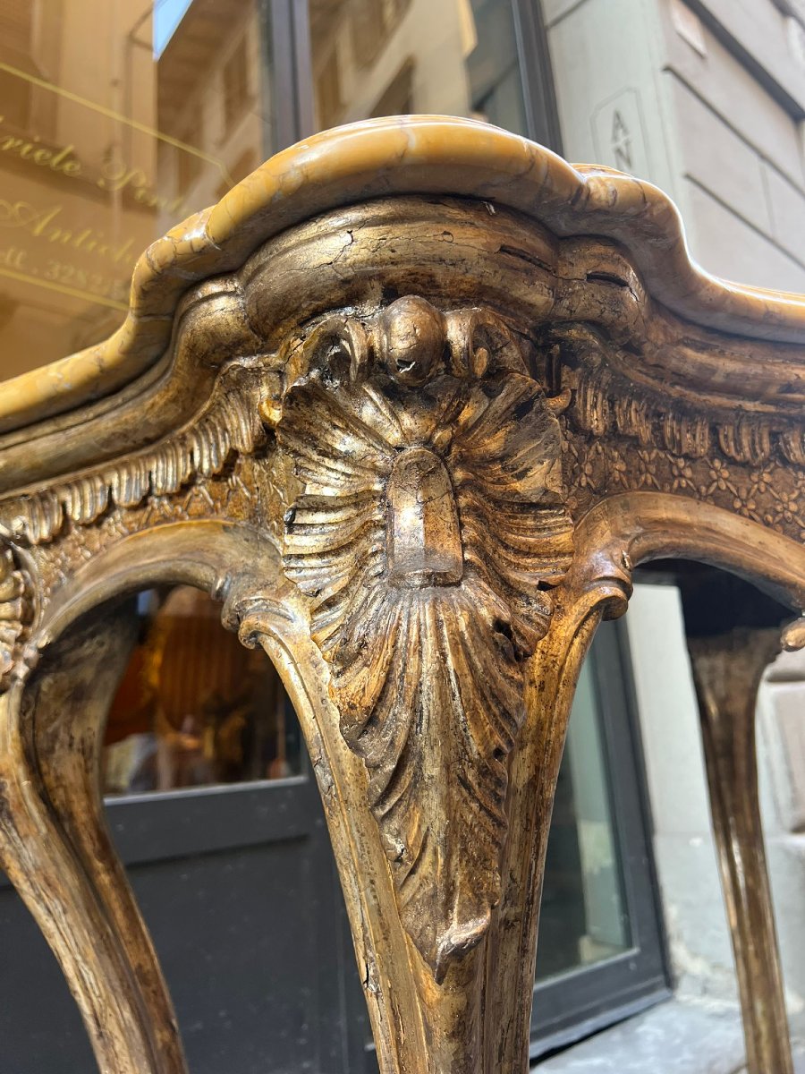 Console Rocaille en bois sculpté et doré-photo-4