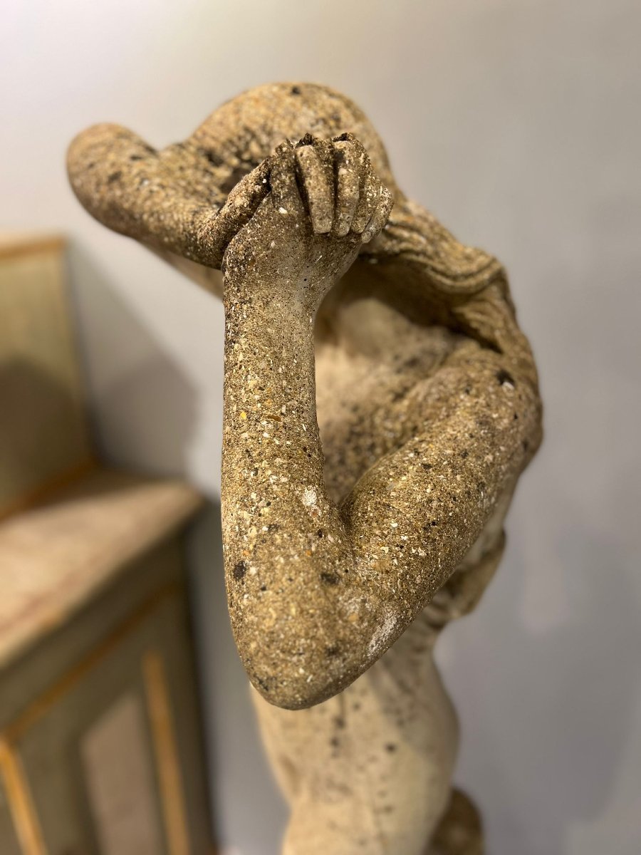 Sculpture Depicting A Female Figure-photo-4