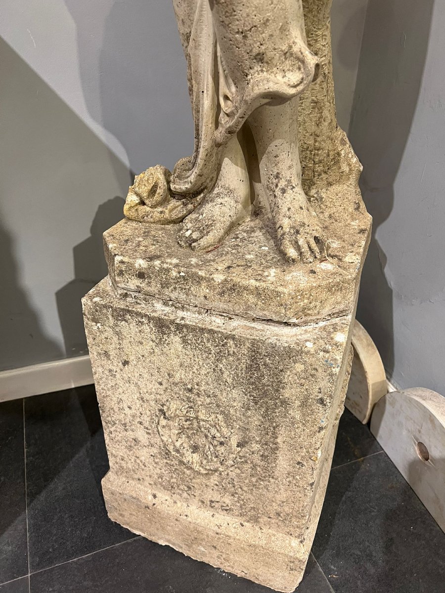 Sculpture Depicting A Female Figure-photo-6