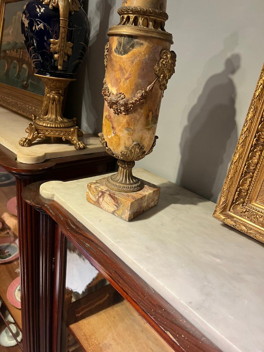 Paire de vitrines-photo-1