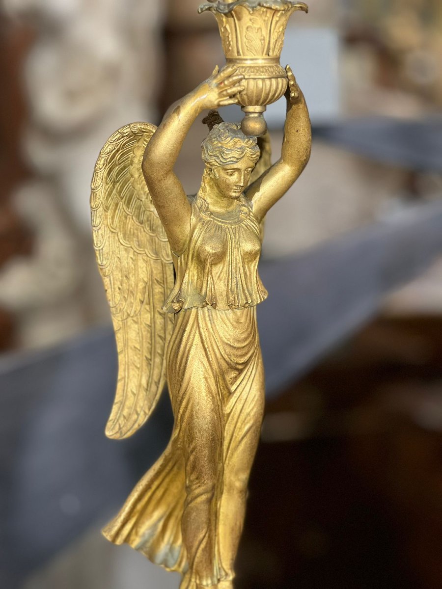 Paire de grands candélabres en bronze doré-photo-4