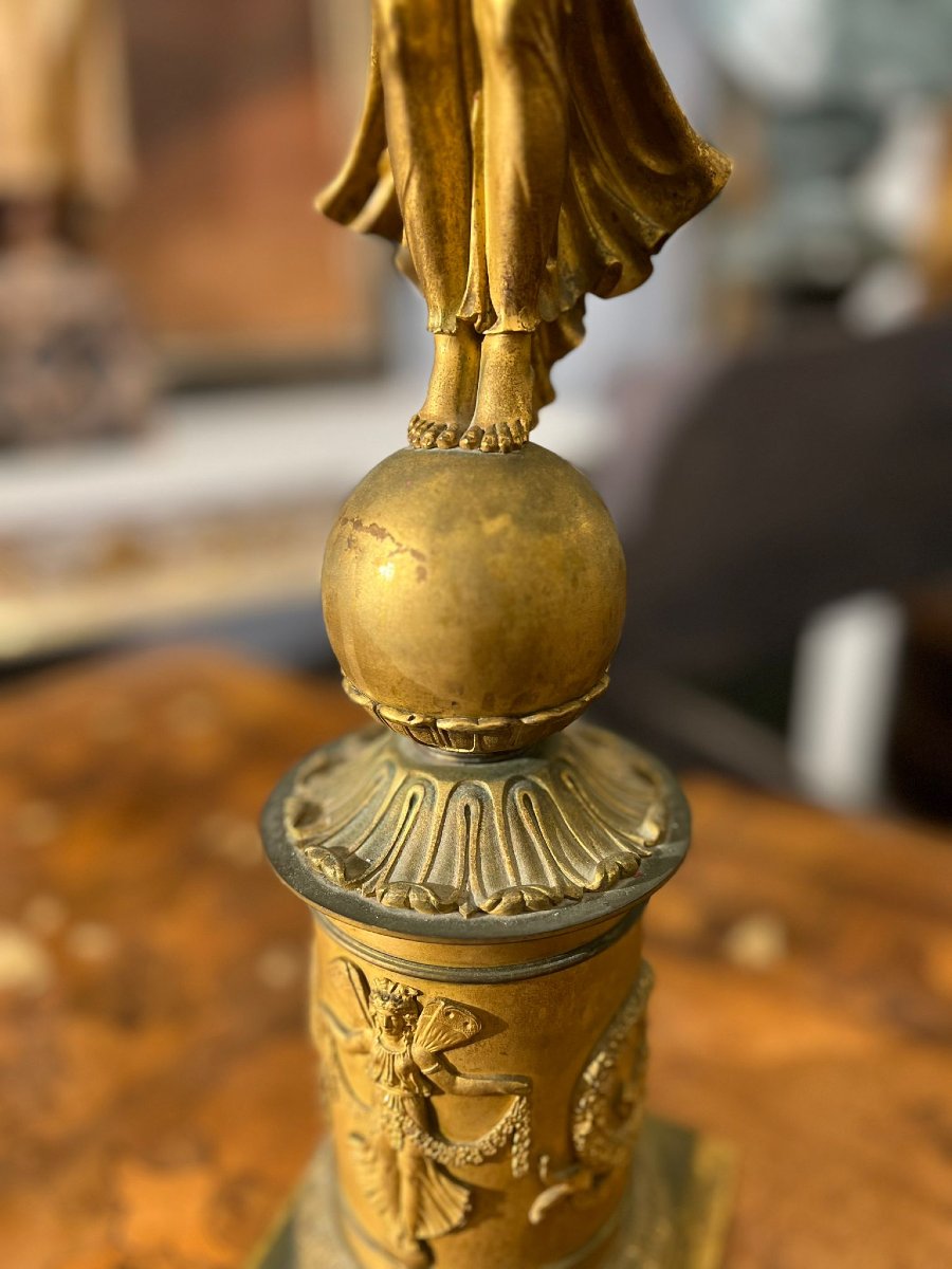 Paire de grands candélabres en bronze doré-photo-4