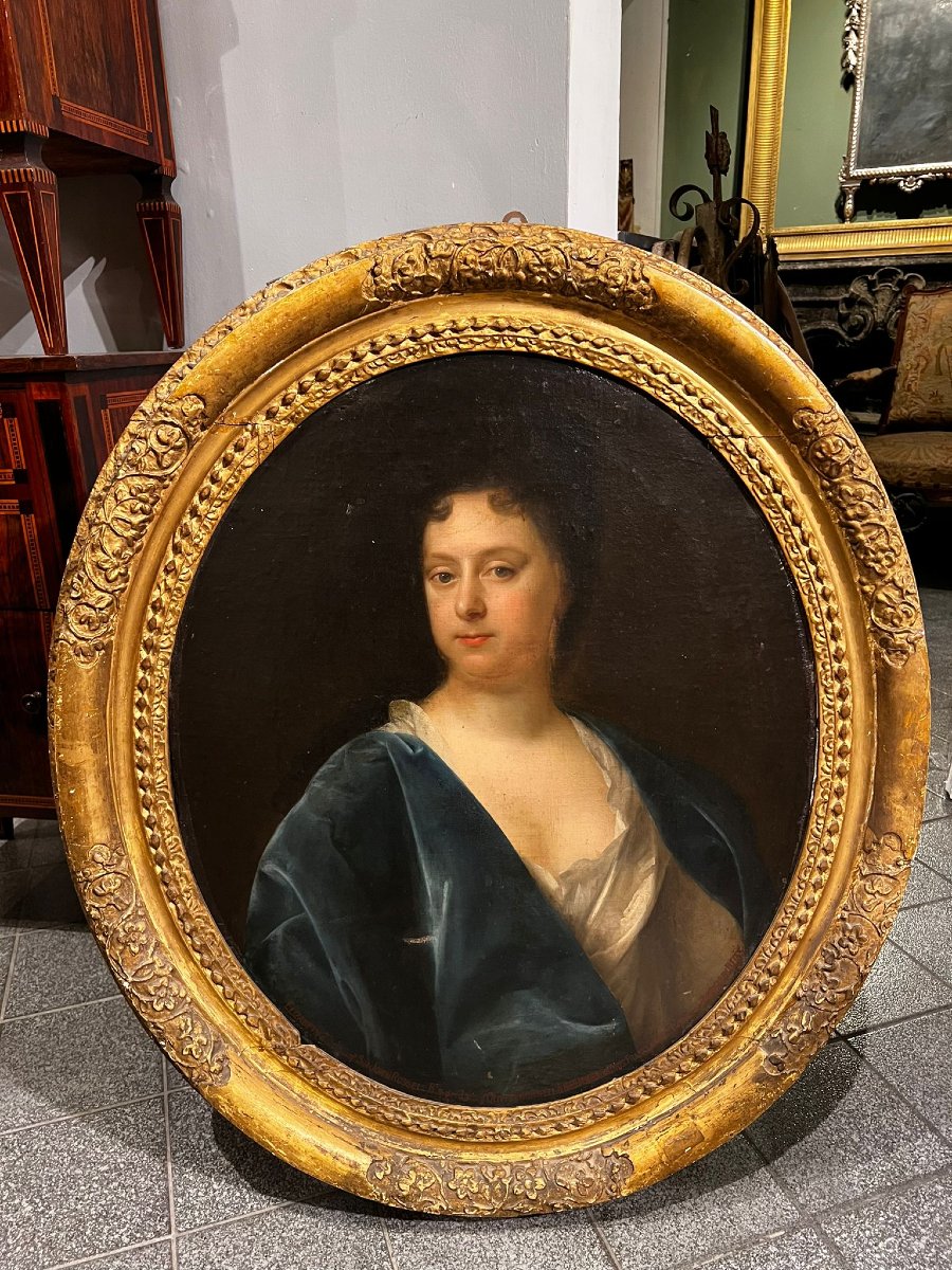 Oil Painting Of A Noblewoman-photo-4