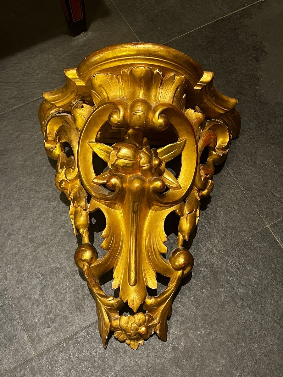 Paire d'étagères en bois sculpté et doré-photo-3