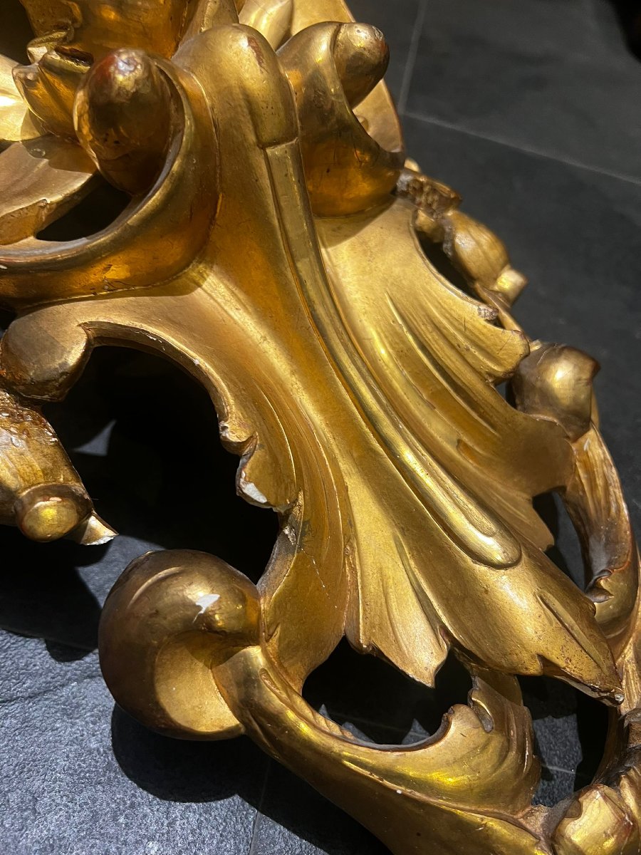 Paire d'étagères en bois sculpté et doré-photo-3