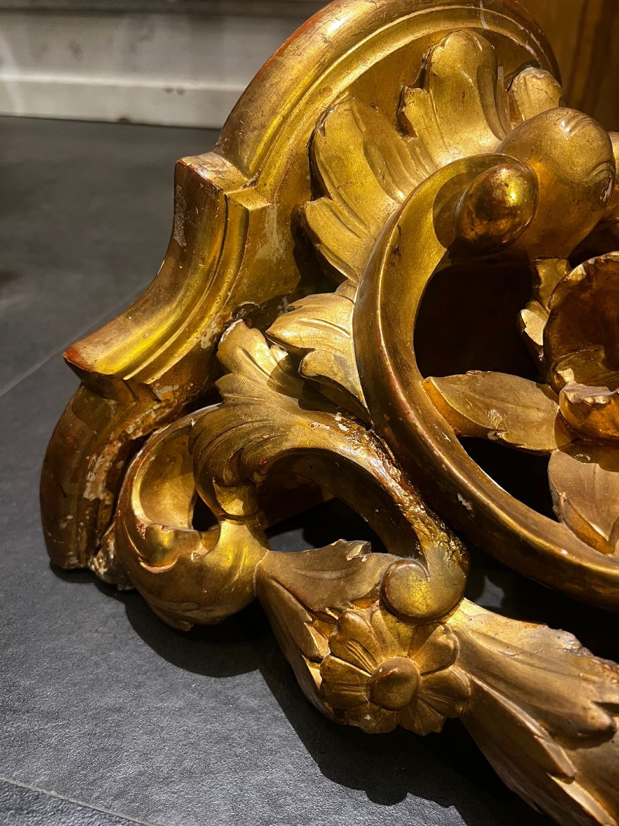 Paire d'étagères en bois sculpté et doré-photo-5