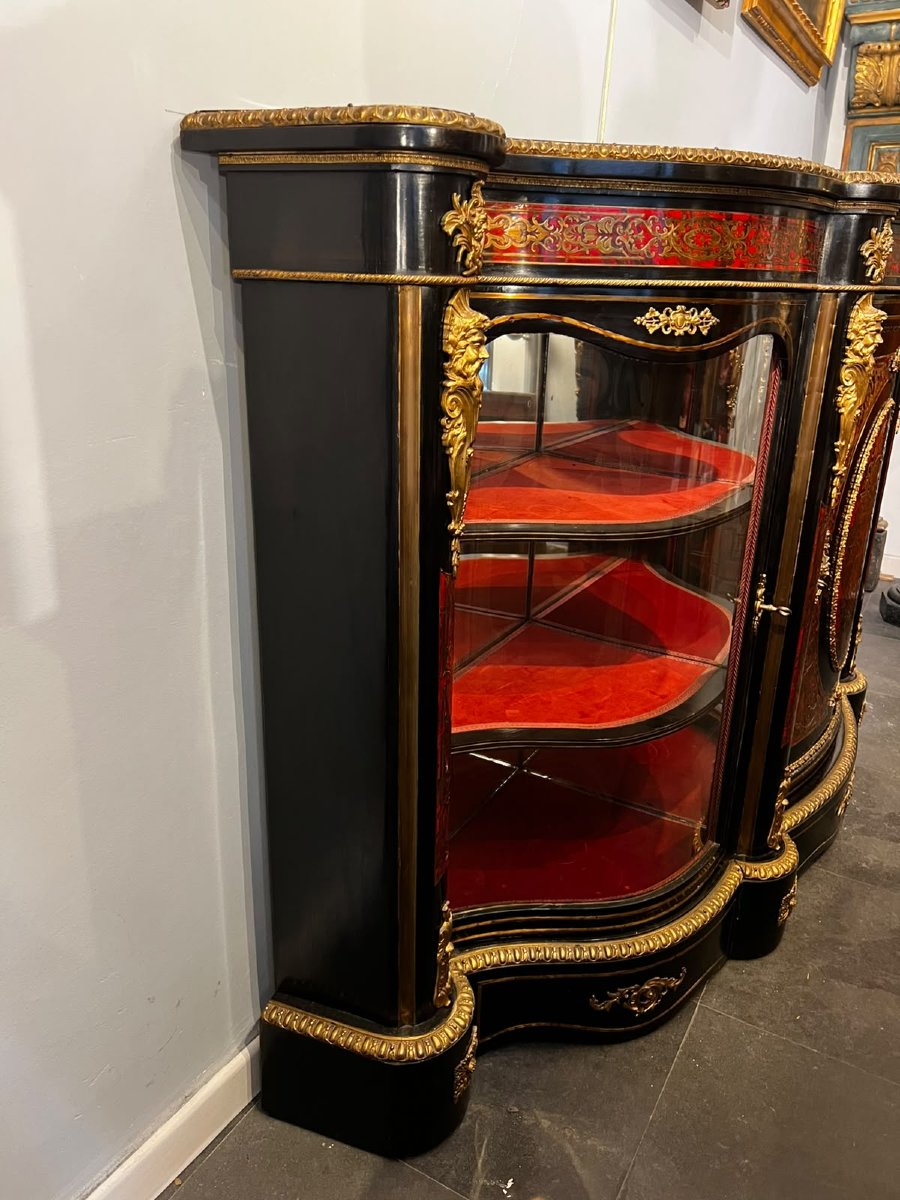 Monumental Sideboard With Three Doors-photo-3