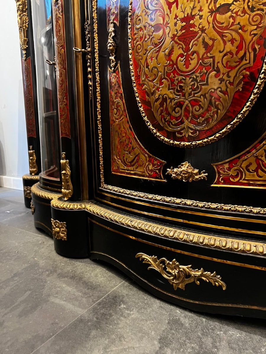 Monumental Sideboard With Three Doors-photo-4