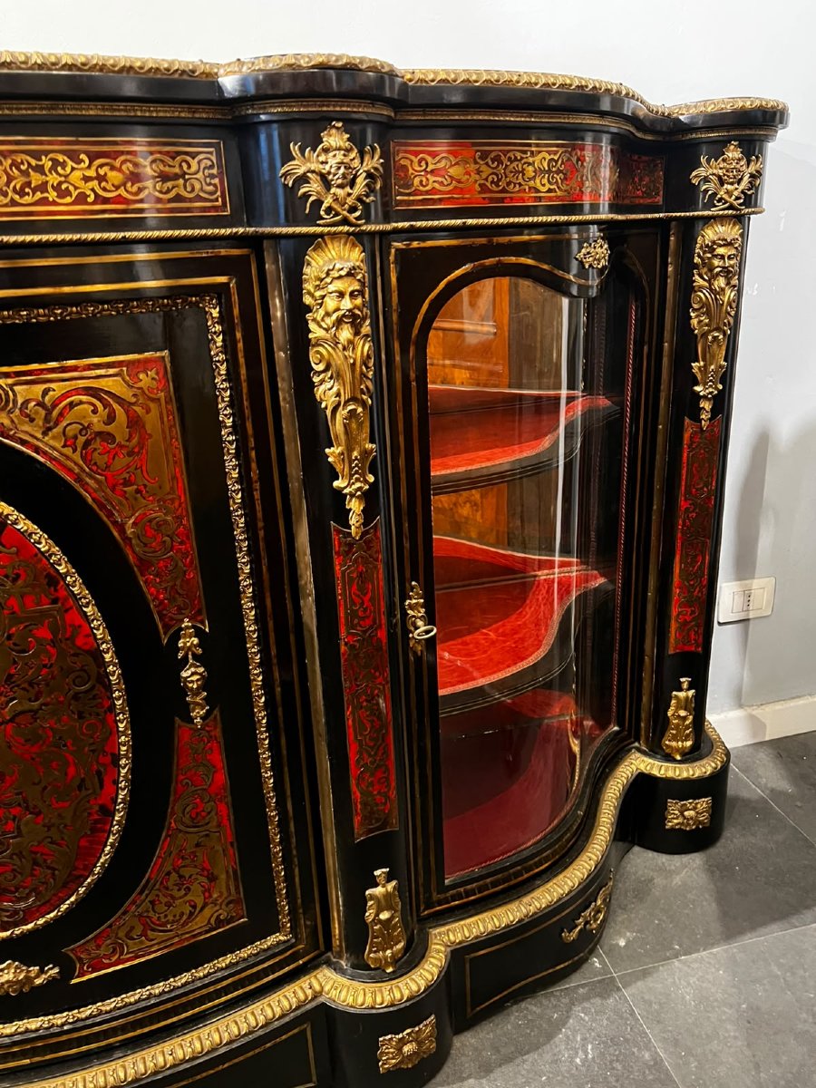 Monumental Sideboard With Three Doors-photo-5