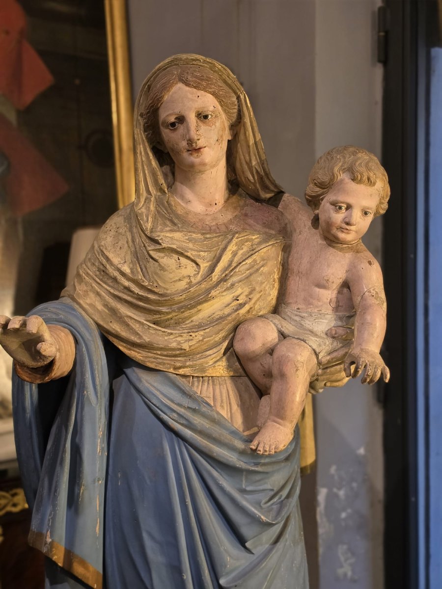 Sculpture Depicting The Virgin And Child-photo-3