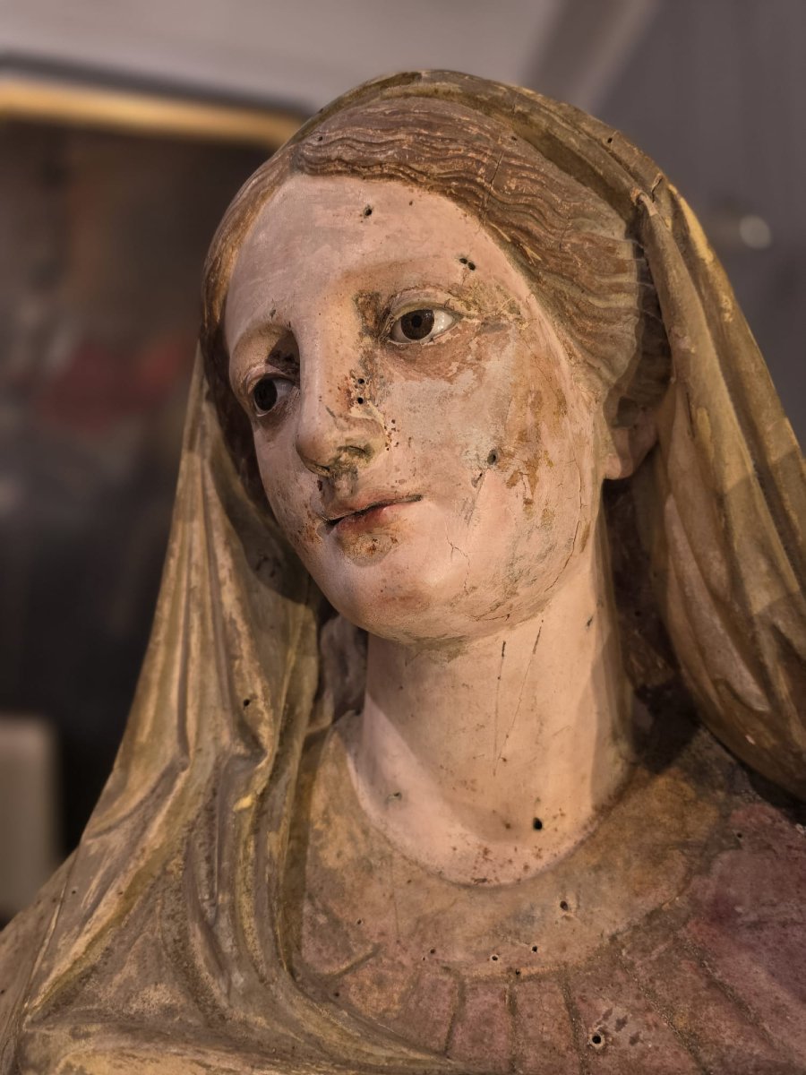 Sculpture Depicting The Virgin And Child-photo-1