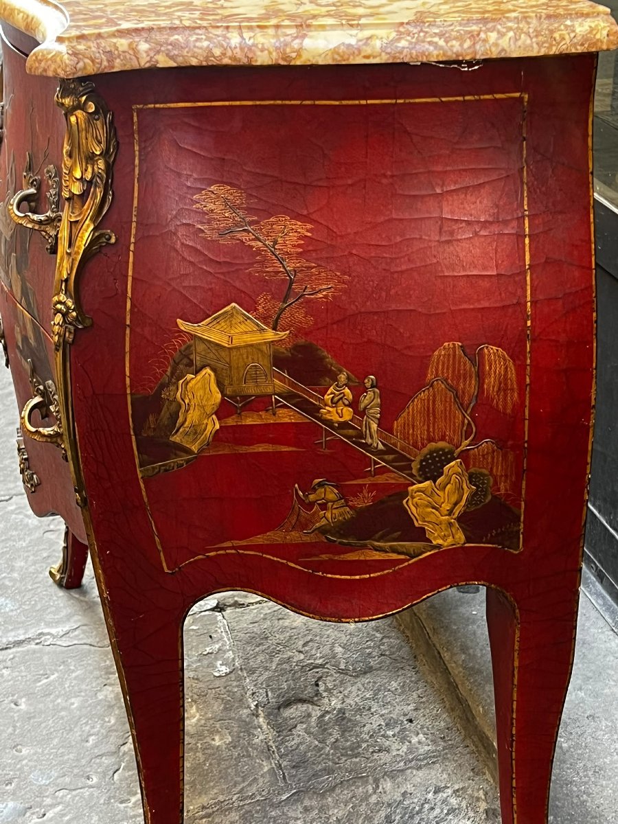 Curved Chest Of Drawers With A Marble Top-photo-6