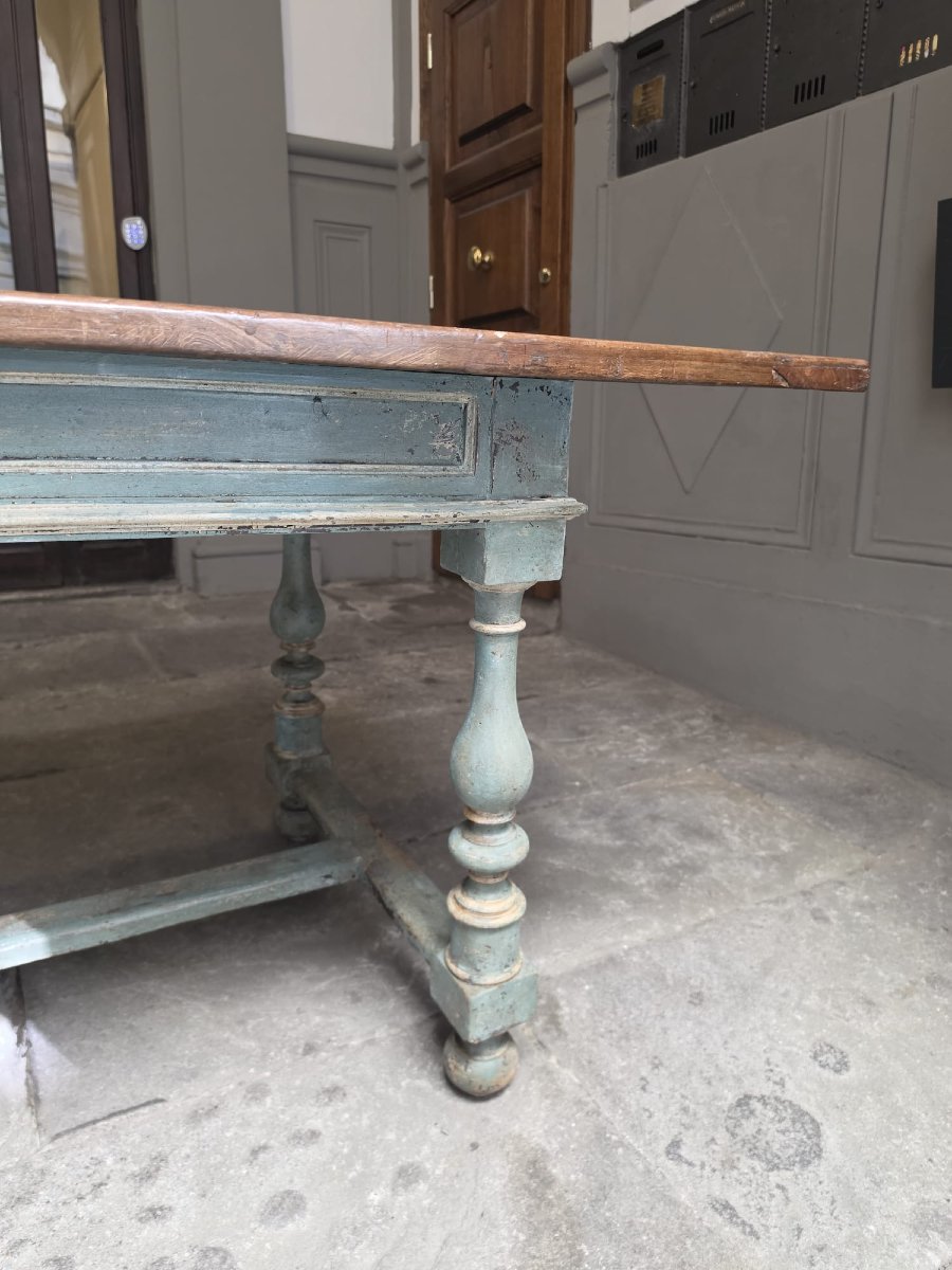 Table With A Lacquered Base-photo-3