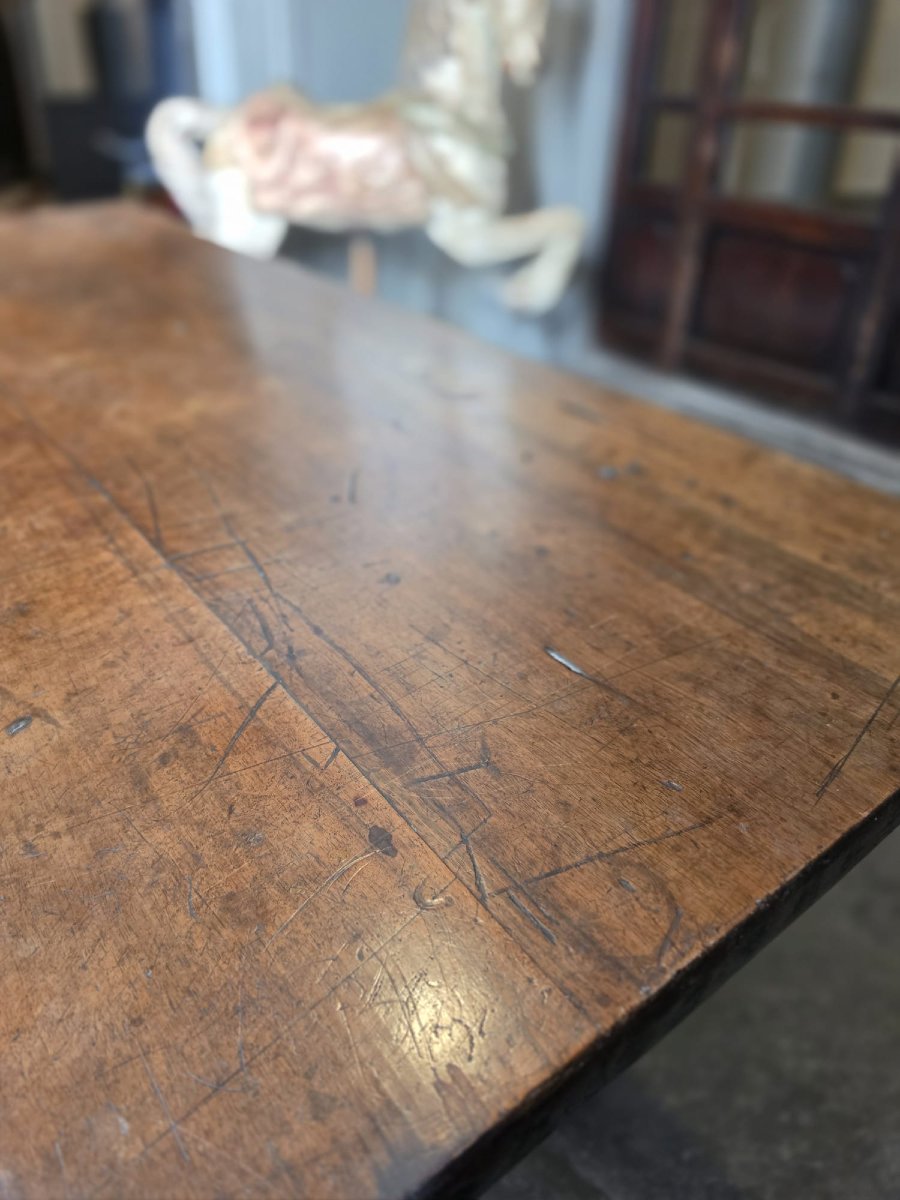 Table With A Lacquered Base-photo-1