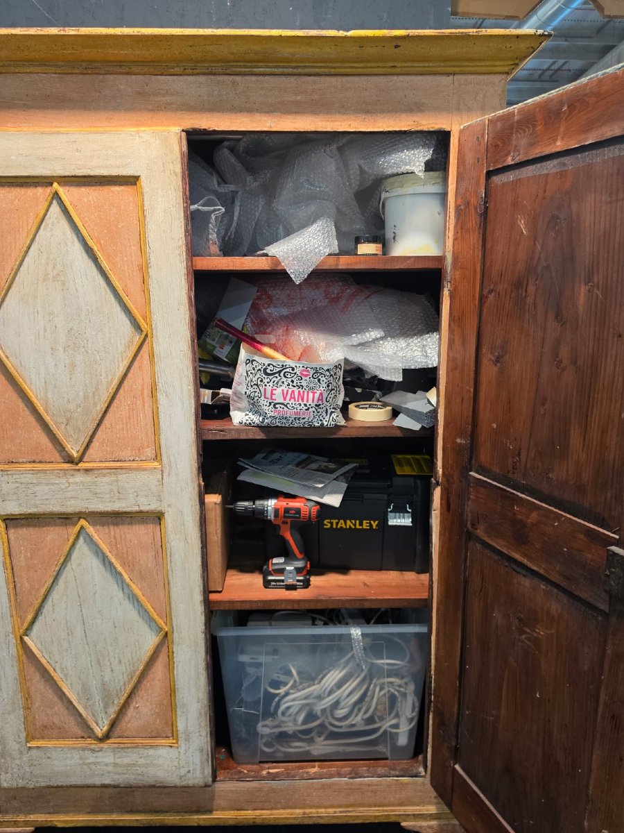 Two-door Closet-photo-1