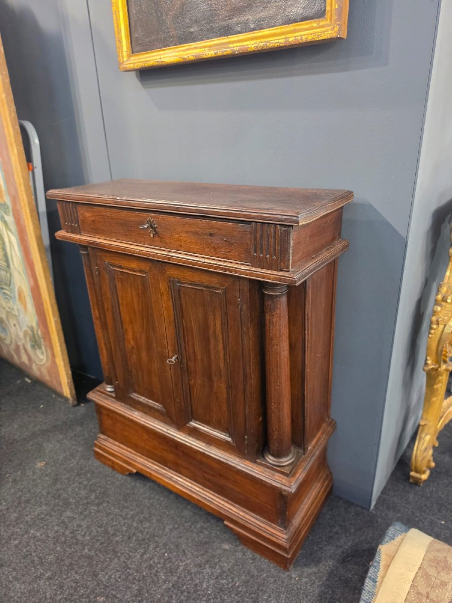 Small Sideboard -photo-4