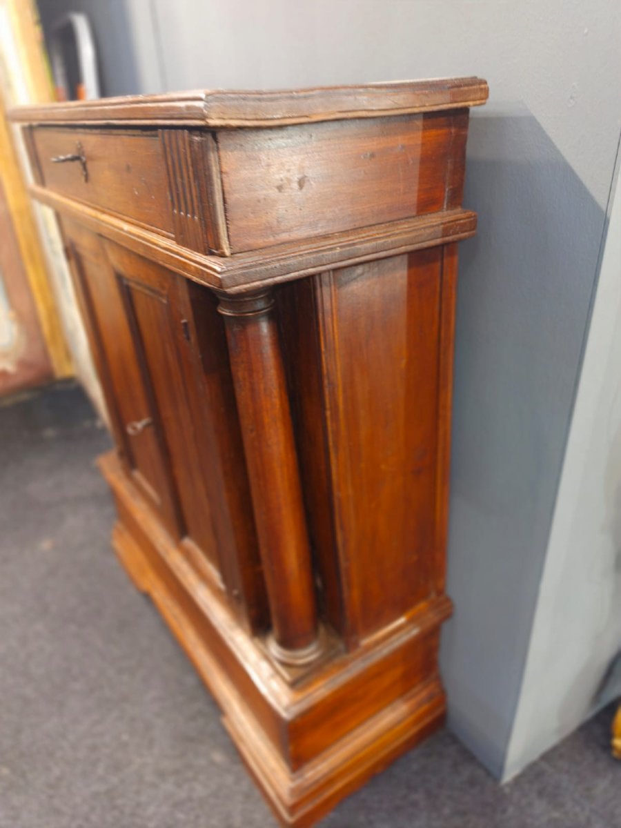 Small Sideboard -photo-2