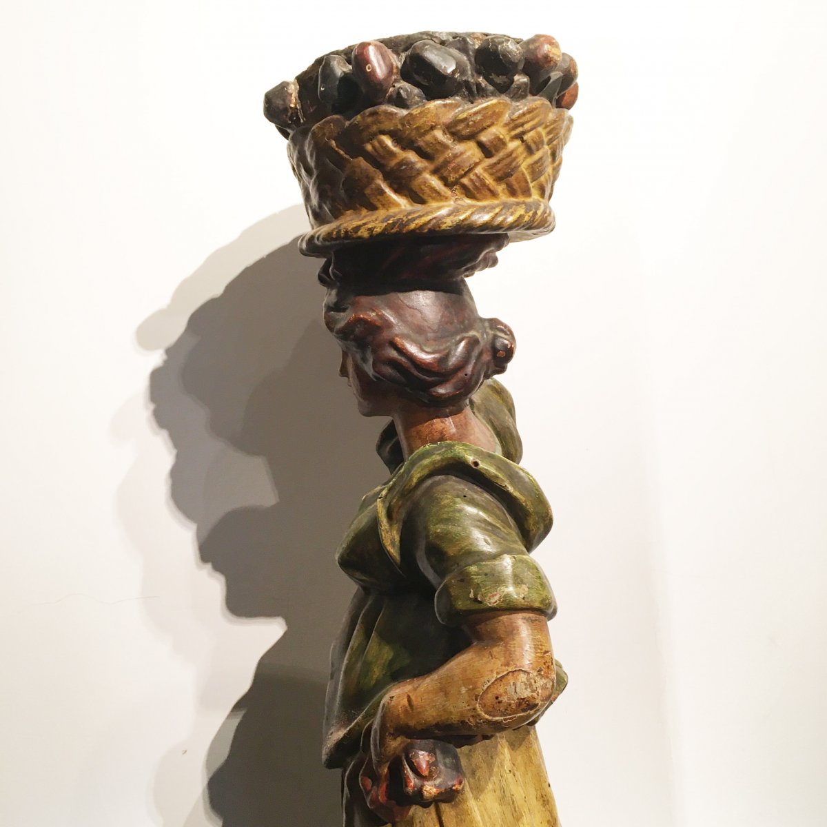 18th Century Italian Sculpture In Polychrome Wood Depicting A Female Figure-photo-3