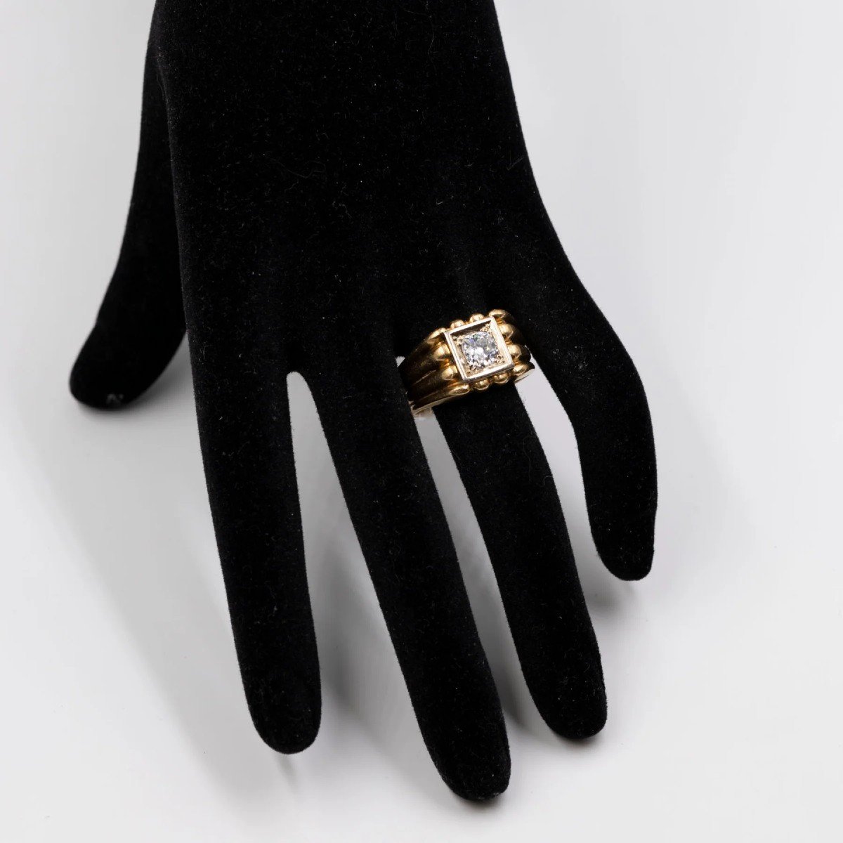 Bague de fiançailles pour homme en or 18 carats et diamant noir – NOOI JEWELRY