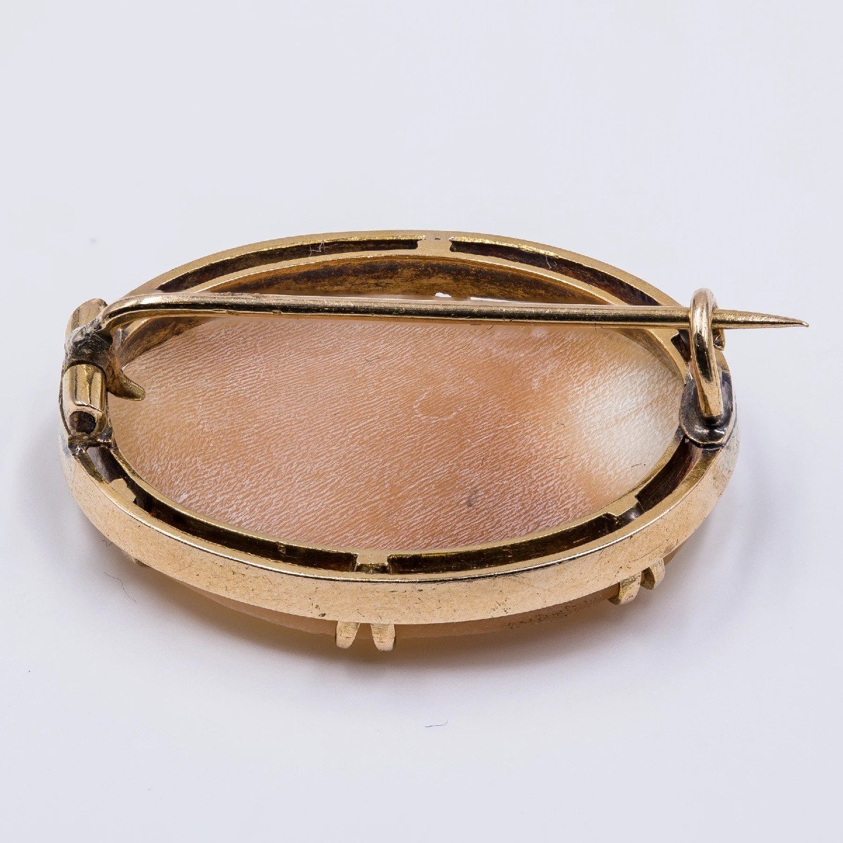Vintage 18k Gold Brooch With Camee On A Shell-photo-2