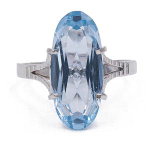 Vintage 18k White Gold Blue Topaz Ring