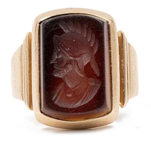 Vintage 18k Yellow Gold Ring With Engraved Carnelian, 40s/50s