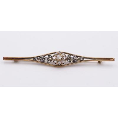 Brooch In Gold And Diamonds