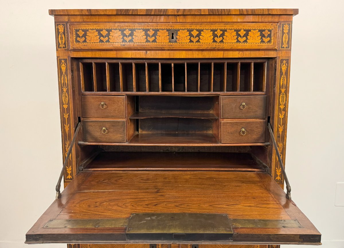 Secretaire, Lombardy, Late 18th Century, Body Entirely Veneered In Boise De Rose-photo-3