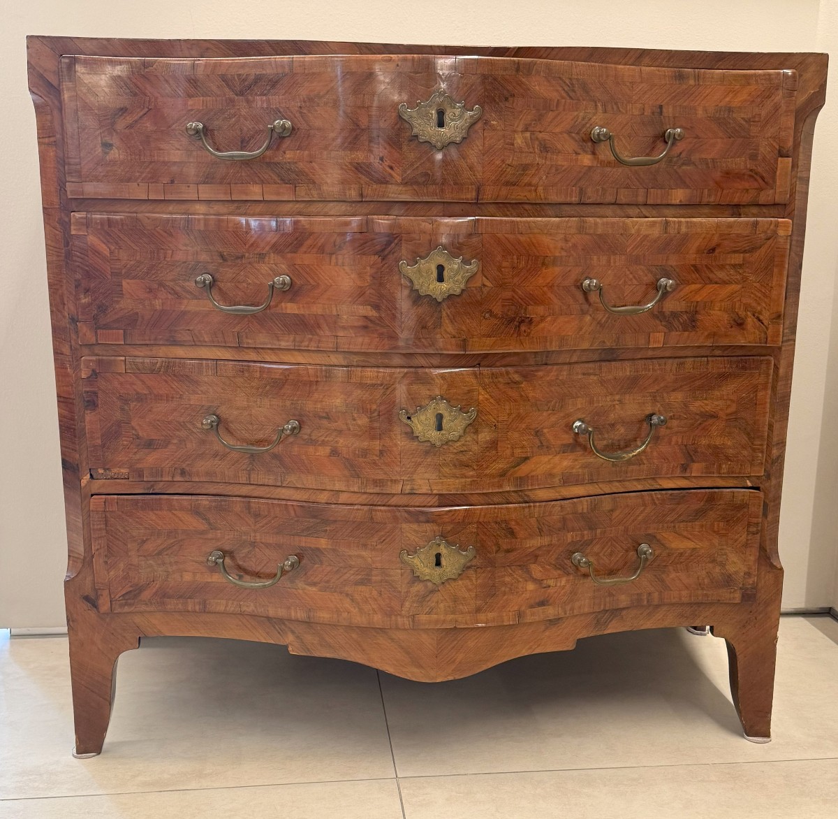 Commode en placage de palissandre, Sicile, milieu du XVIIIe siècle